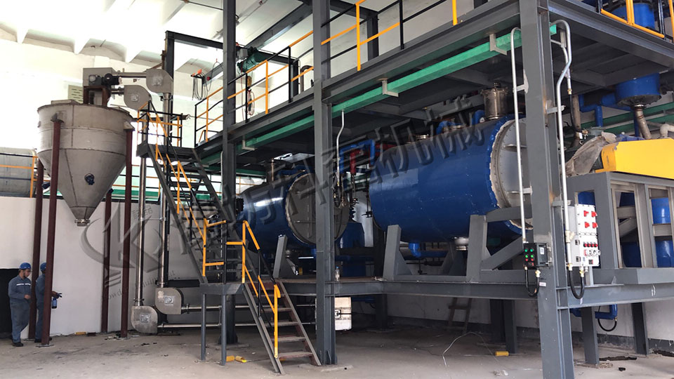 襄阳(yang)用裕橡胶制造有(yǒu)限公司不鏽鋼管(guǎn)鏈輸送機客戶現(xiàn)場實拍 第2張