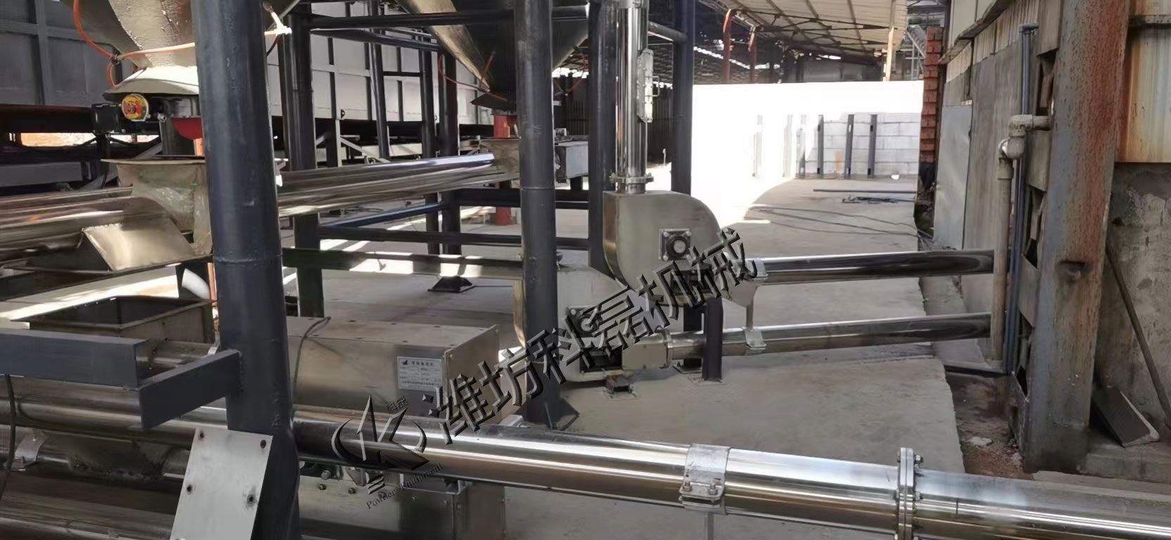 襄阳用裕橡胶(jiao)制造有限公司(sī)管鏈輸送設備(bei) 管鏈輸送機 輸(shū)送設備 第2張