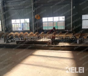 襄阳(yang)用裕橡胶制(zhi)造有限公司(sī)螺旋輸送機(jī)絞龍焊接車(che)間