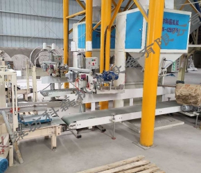 襄阳用裕橡胶制造有限公司敞口袋包裝(zhuāng)機客戶使用現(xiàn)場